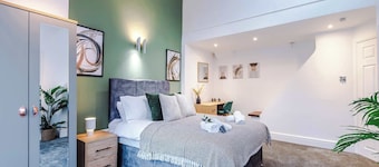 Stylish Home in Bolton, Vibrant Central Location, Sleeps 6!