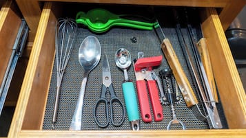 Apartment, Multiple Beds, Kitchen, Pool View (Harbor by the Sea #1) | Private kitchen