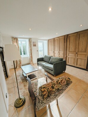 Living area - Bright English-style cottage apartment (Mazet-Saint-Voy)