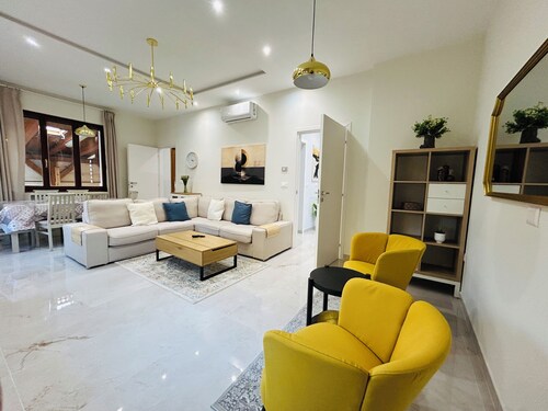 Elegant 2-bedroom apartment with AC in Montegrotto Terme