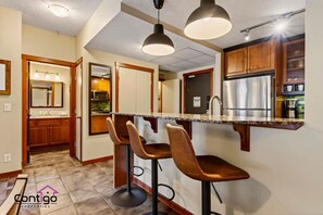 Fridge, microwave, oven, stovetop - Alpine Luxe | Mtn Views | Pool & Hot Tub | Gym |AC (Canmore)