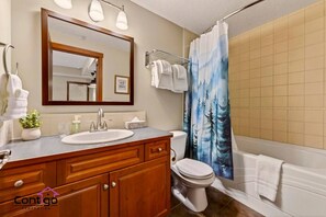 Hair dryer, towels - Alpine Luxe | Mtn Views | Pool & Hot Tub | Gym |AC (Canmore)