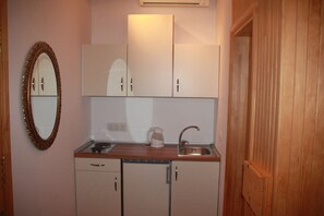 Interior - Cabaña Roja - Relájate en el Paraíso Ecológico de Monturrio (La Orotava)