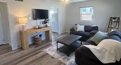 Charming 2-bedroom house with large fenced in yard in the heart of Quincy.