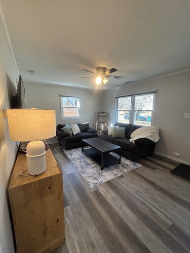 Charming 2-bedroom house with large fenced in yard in the heart of Quincy.