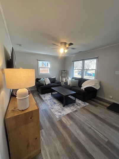 Charming 2-bedroom house with large fenced in yard in the heart of Quincy.