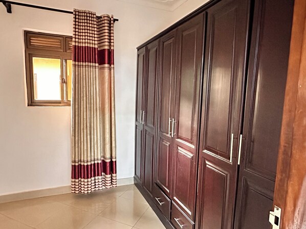 Double Room, Balcony, Lake View | Interior - Sienna Beach Hotel - Entebbe (Entebbe)