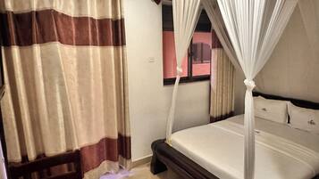 Single Room, Balcony, Garden View | Desk, laptop workspace, free WiFi