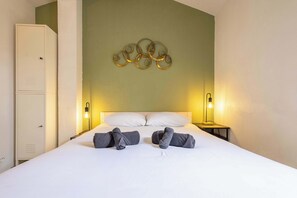 2 bedrooms, iron/ironing board, WiFi, bed sheets - Clos Fontaine House with garden, pool (Valras-Plage)