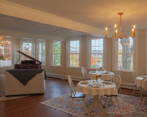 Graceful and inviting, The Serenity Garden Suite
No Cleaning Fee