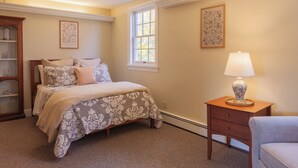1 bedroom, WiFi, bed sheets - Graceful and inviting, The Serenity Garden Suite
No Cleaning Fee (Newcastle)