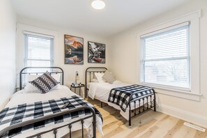 5 Schlafzimmer, Bügeleisen/Bügelbrett, WLAN, Bettwäsche