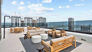 Terrace/patio - Downtown 2-Bed | Free Metromover | Resort Pool (Miami)