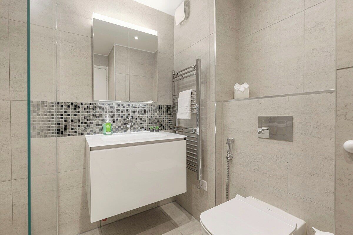 Douche, séchoir à cheveux