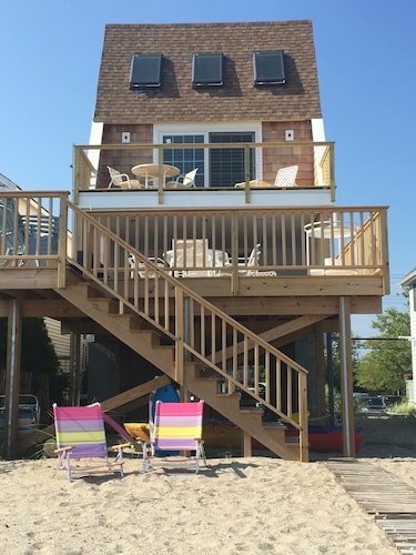 3-bedroom house in tranquil Fairfield with cool AC breeze