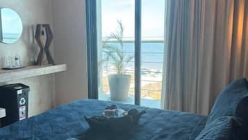 Double Room, 1 King Bed, Balcony, Sea View