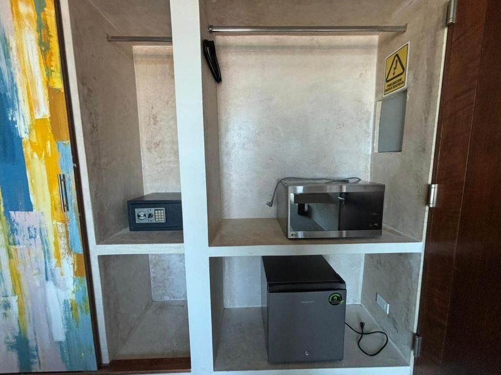 Deluxe Room, Balcony, Sea View | Interior