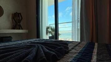 Chambre avec lits jumeaux, balcon, vue mer | Intérieur