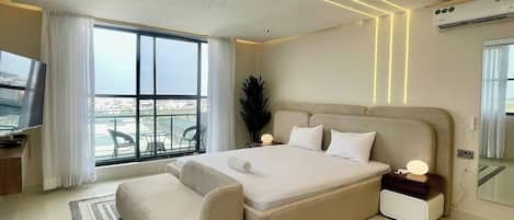 Deluxe Apartment, Balcony, City View