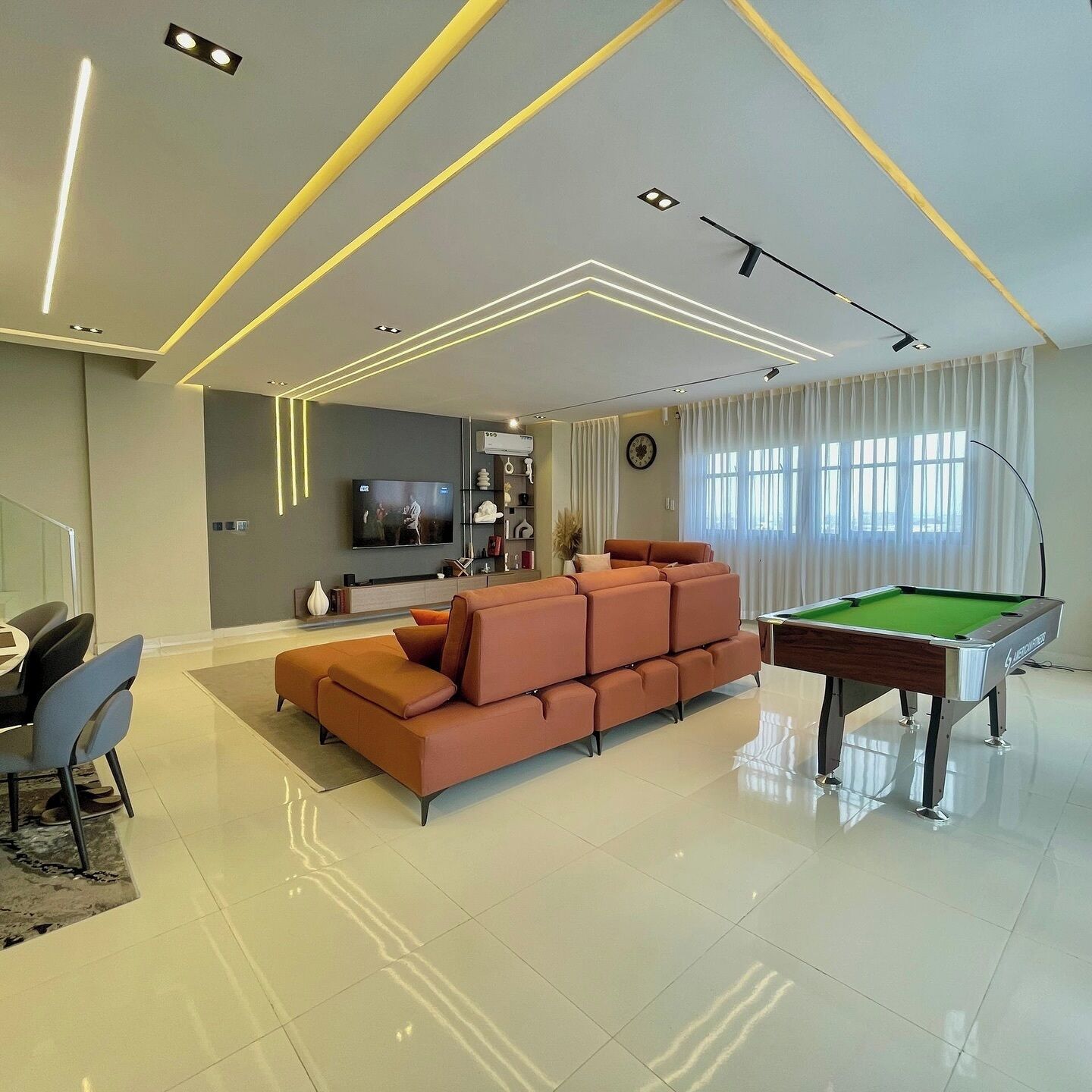 Apartamento Deluxe, balcón, vistas a la ciudad | Sala de juegos