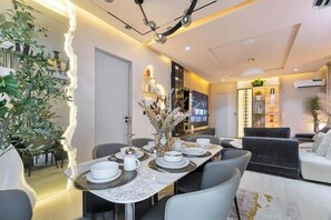 Deluxe Apartment, Balcony, City View | Dining - Home N Luxe Apartment (Lekki)