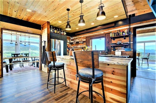 Cliffside Home at Shaw's River Ranch with some of the best views on the planet.