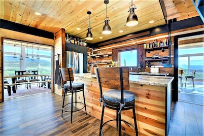 Cliffside Home at Shaw's River Ranch with some of the best views on the planet.