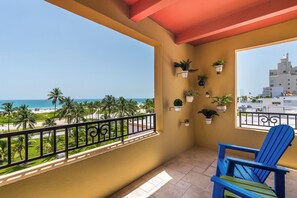 Family Apartment, Balcony, Beach View | Terrace/patio - The Netherland R5B on OceanDr (Miami Beach)