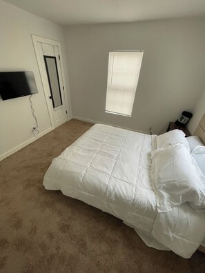 3 bedrooms, iron/ironing board, Internet, bed sheets - Short Drive Dickies Arena & Will Roger Coliseum (Fort Worth)
