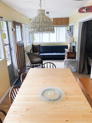 Interior - True Beach Front Cottage in Turkey Point. Rare find. (Vittoria)