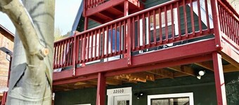 Delightful 3-bedroom chalet in charming Salida perfect for getaway