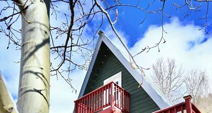 Delightful 3-bedroom chalet in charming Salida perfect for getaway