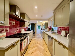 Private kitchen - Stunning Family Home in Tulse Hill (London)