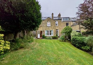 Exterior - Stunning Family Home in Tulse Hill (London)