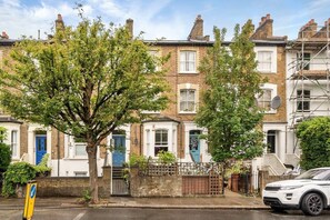 Exterior - Chic One-Bedroom Apartment in London (London)