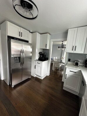 Private kitchen - Charming 3-bedroom completely remodeled country house in Tappahannock with AC (Tappahannock)