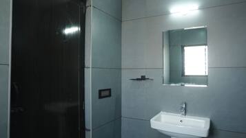 Phòng đôi Deluxe, quang cảnh hồ | Phòng tắm