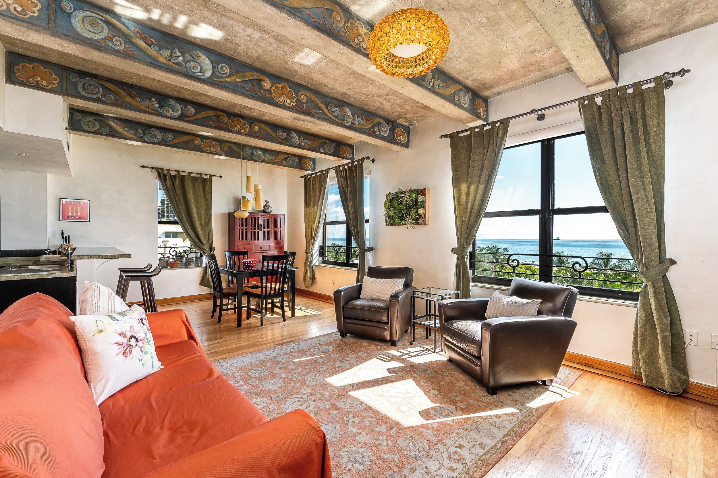 Panoramic Apartment, Beach View | Living area