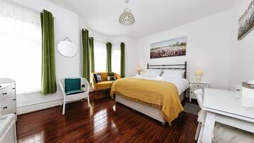 3 bedrooms, desk, iron/ironing board, free WiFi