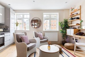 Living area - Luxury Studio in Heart of Richmond (Greater London)