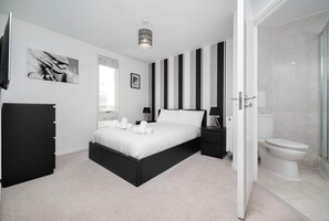 2 Schlafzimmer, Bügeleisen/Bügelbrett, kostenloses WLAN, Bettwäsche