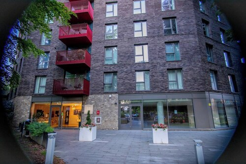 Stylish-central-flat-for-long-&-short stay