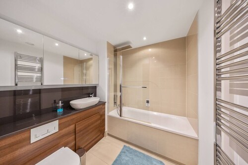 Stylish-central-flat-for-long-&-short stay
