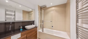 Stylish-central-flat-for-long-&-short stay
