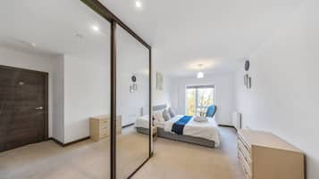 2 quartos, ferros/tábuas de passar roupa, Wi-Fi, roupa de cama