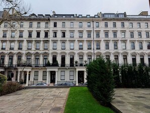Exterior - Stylish 1 Bed in SW7 with Private Balcony (Greater London)