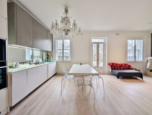 Dining - Stylish 1 Bed in SW7 with Private Balcony (Greater London)