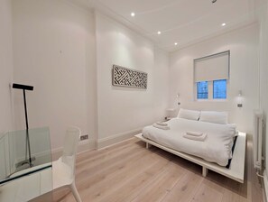 Room - Stylish 1 Bed in SW7 with Private Balcony (Greater London)