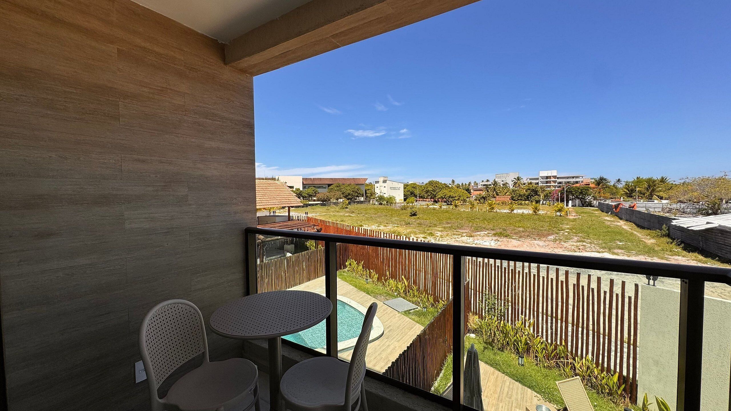Apartamento família | Opções para refeição ao ar livre