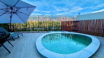 Apartemen Deluks | Kolam renang | Kolam renang outdoor